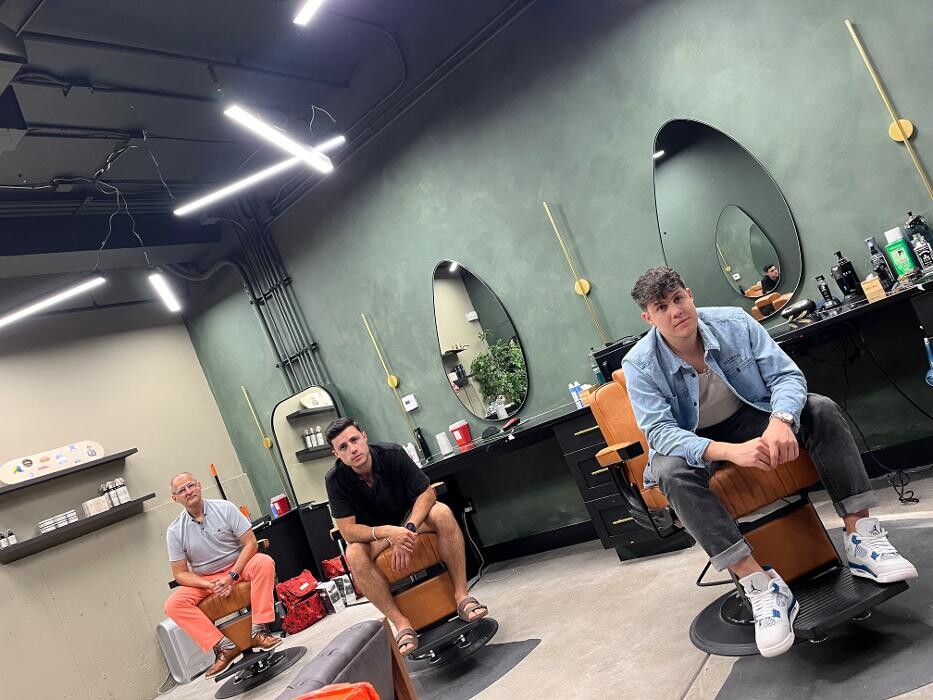 Images Snow Leopard Barbershop - Denver