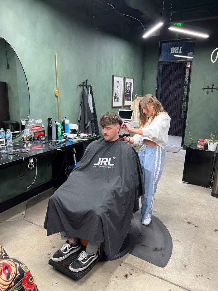 Images Snow Leopard Barbershop - Denver