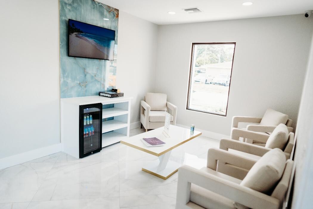 Images LivingYoung Center for Health & Anti-Aging