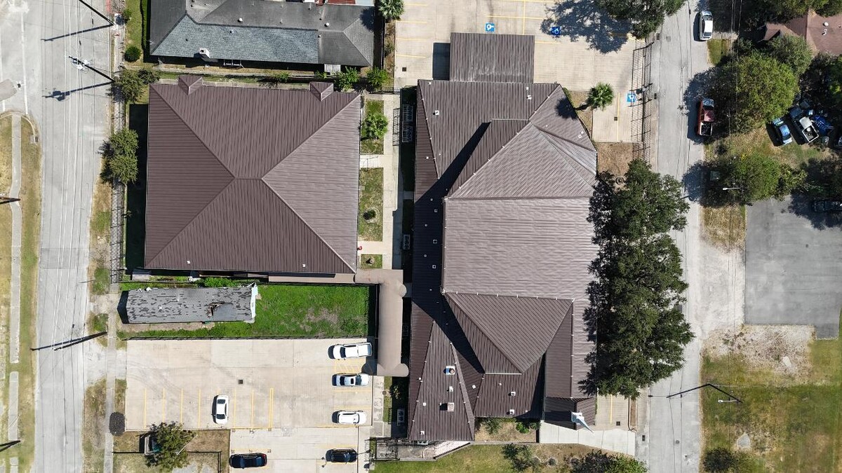 Images Luxe Roof Co.