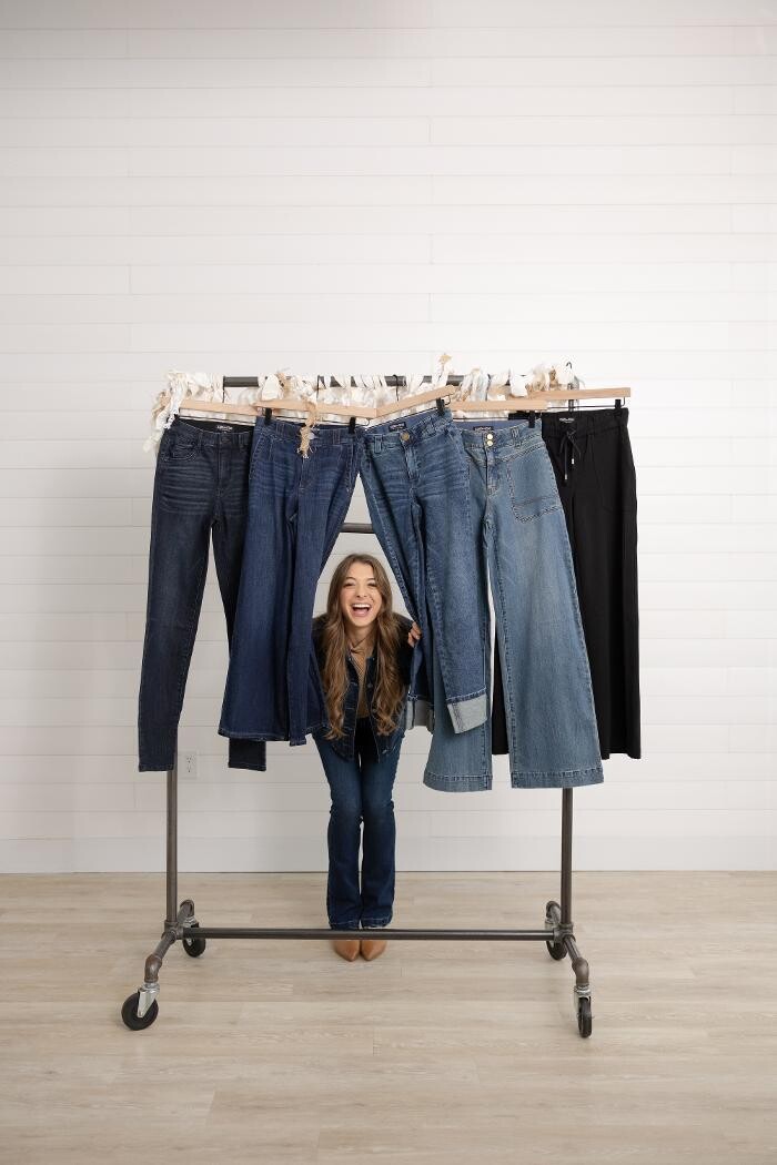 Images Mainstream Boutique Shawnee