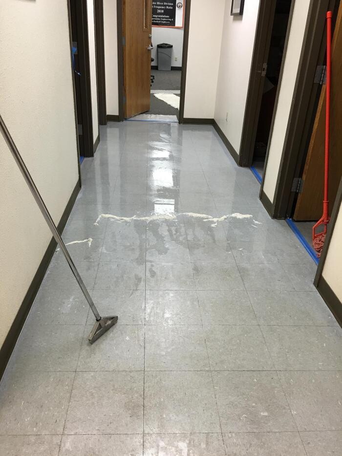 Images A Team Cleaning