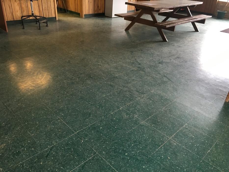 Images A Team Cleaning