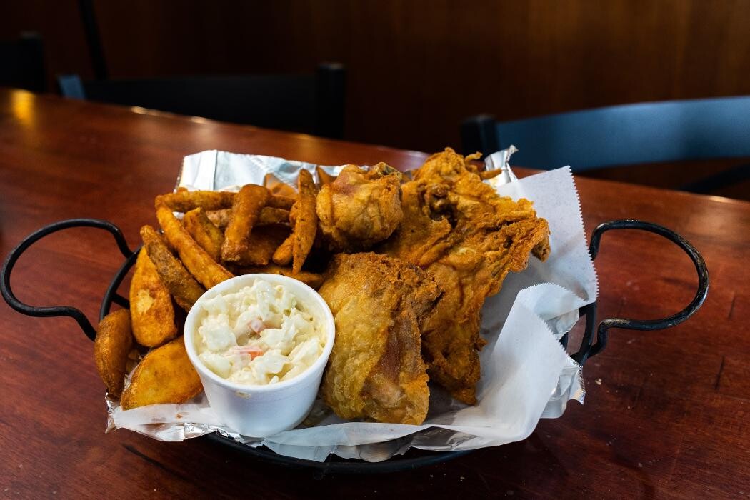 Images Boss' Pizza and Chicken Sports Bar Yankton