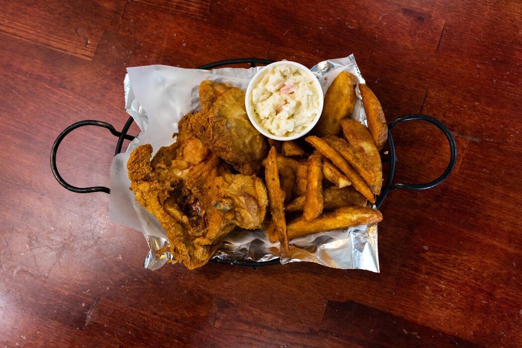 Images Boss' Pizza and Chicken Sports Bar Yankton