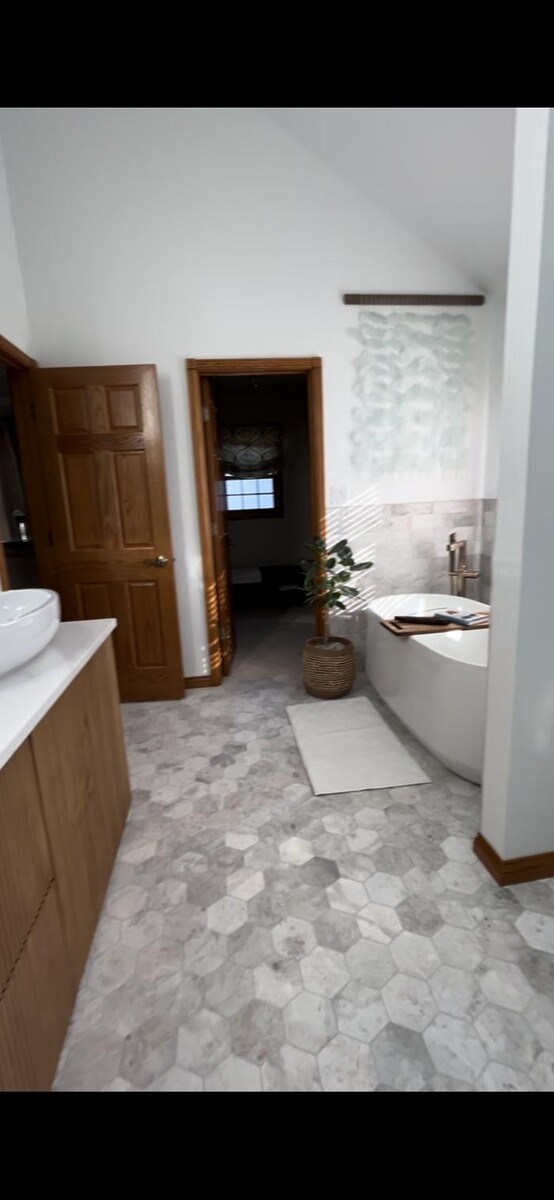 Images A.E. Tile & Flooring Inc