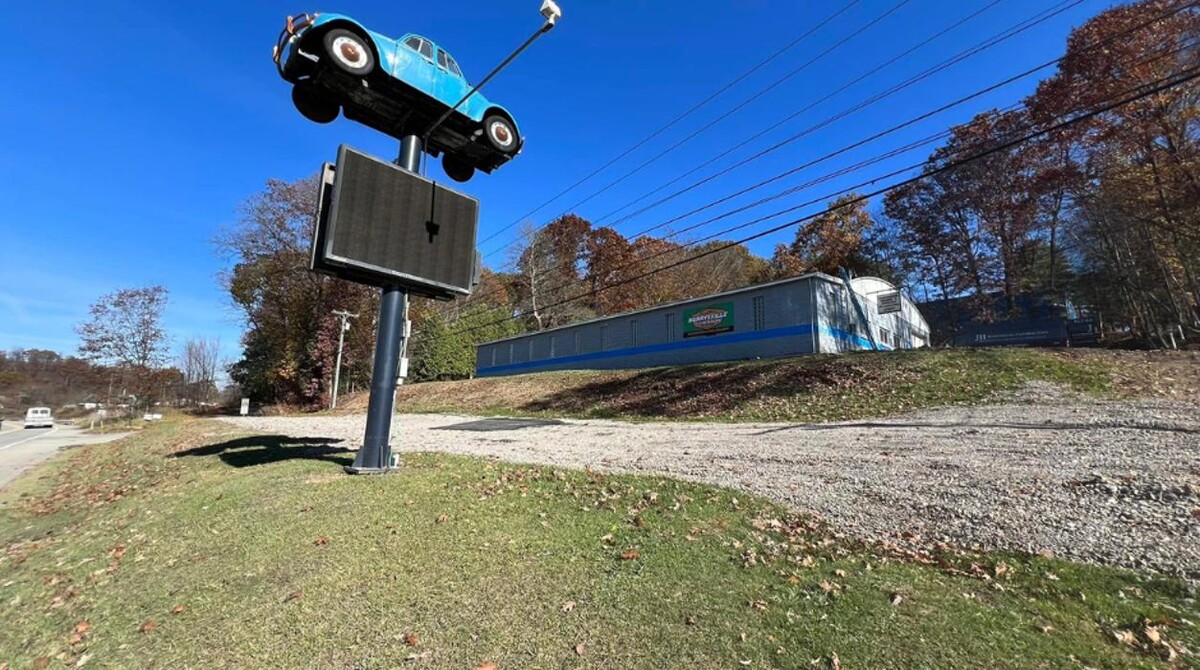 Images Murrysville Auto Sales-66 Custom & Collision