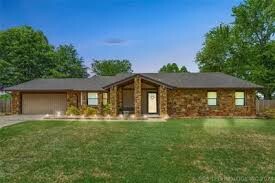 Images Cindi Knippers, Realtor-Broker Associate