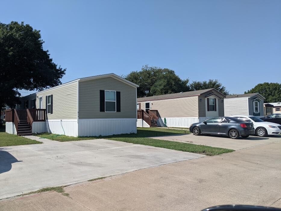 Images Benbrook Village