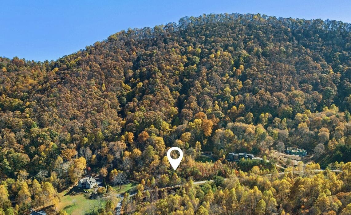Images Carolina Life Properties/ Premiere Group - Real Broker, LLC