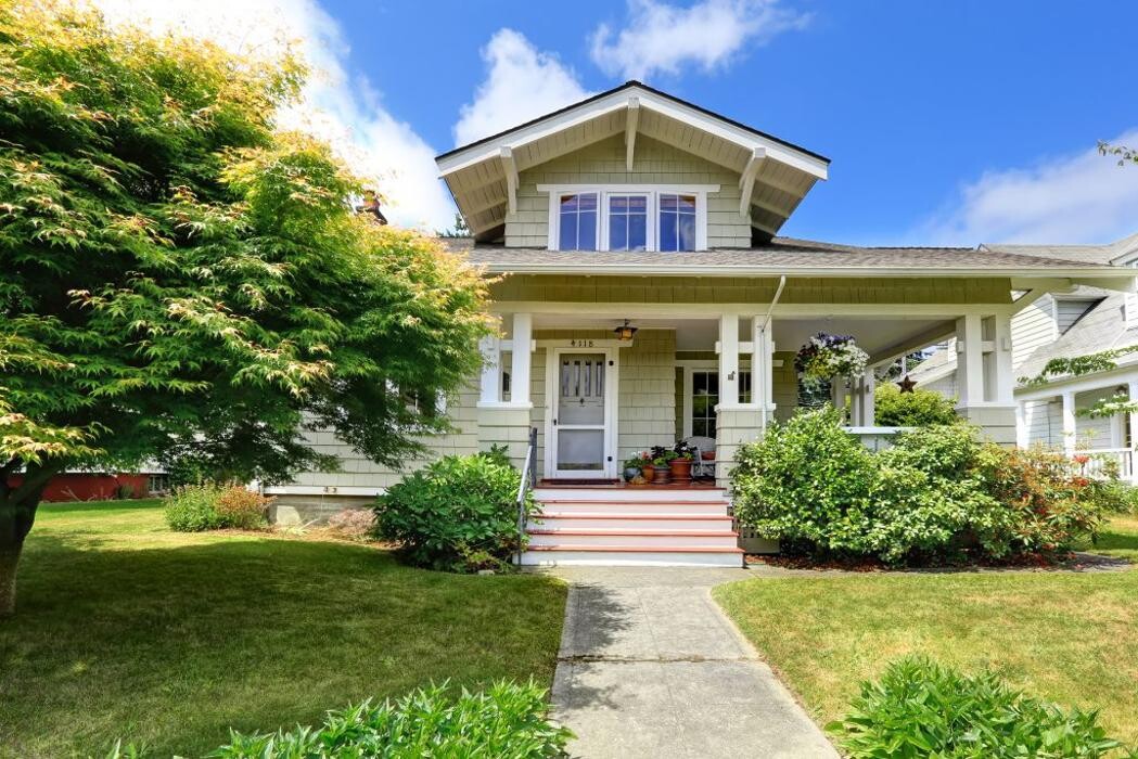 Images Sarah Robitaille, Realtor