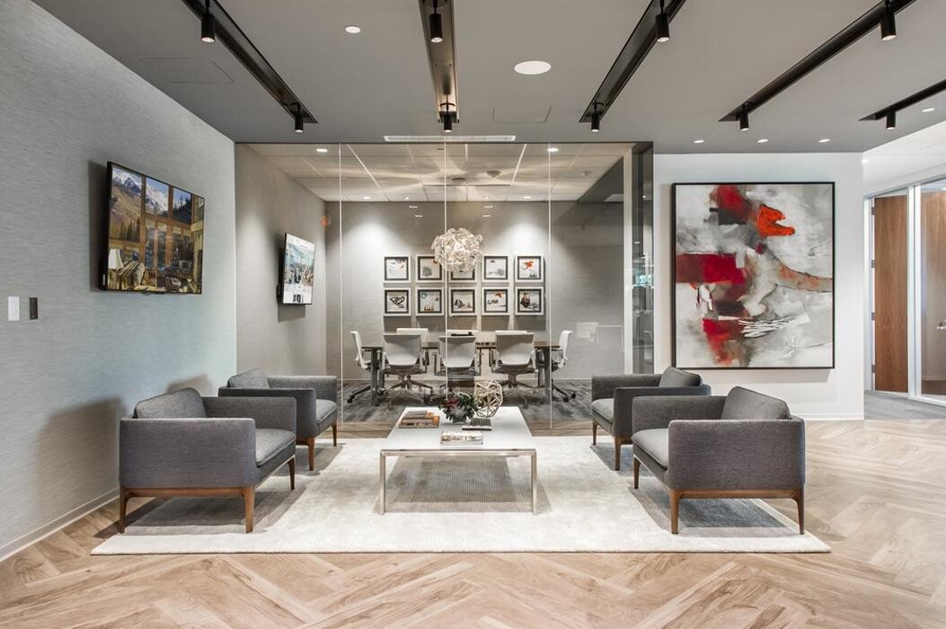 Images LIV Sotheby's International Realty - Lindsay McBride