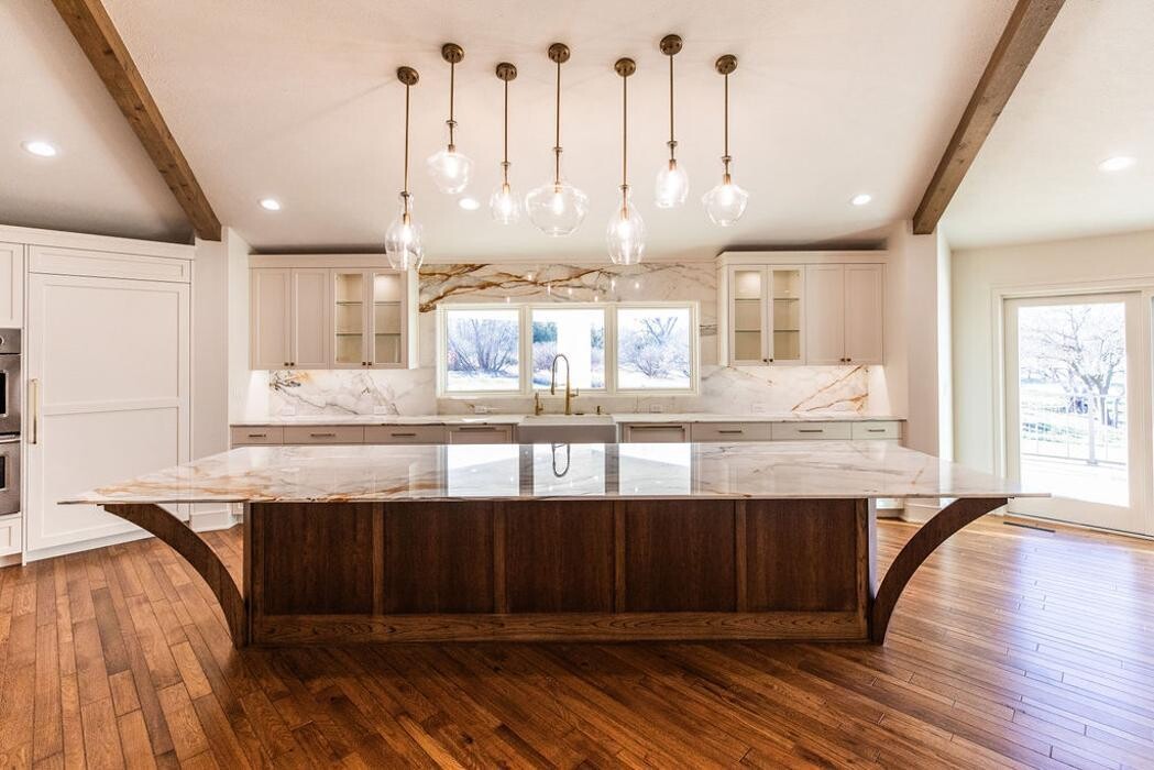 Images Wood Trends Inc.