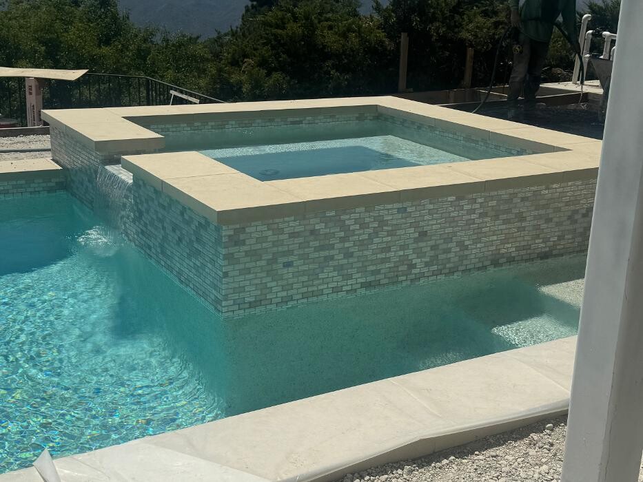 Images DLS Pools Inc.