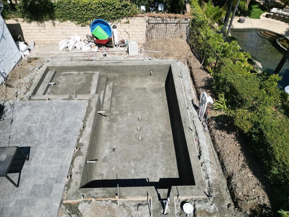 Images DLS Pools Inc.
