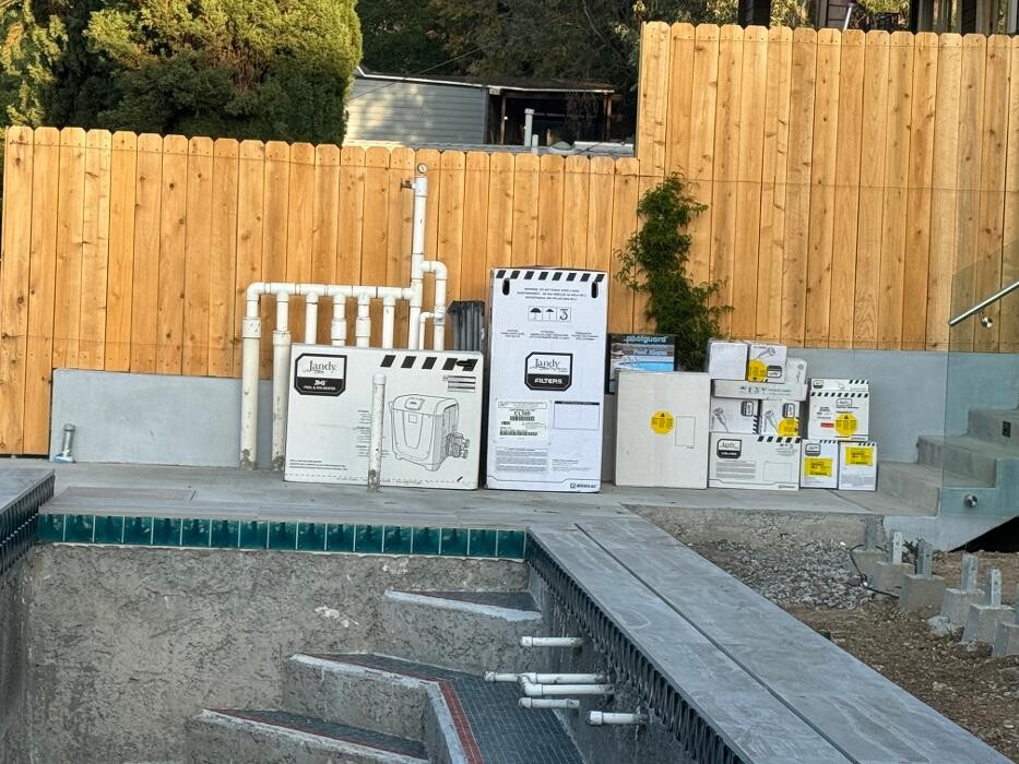 Images DLS Pools Inc.