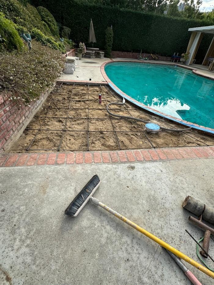 Images DLS Pools Inc.