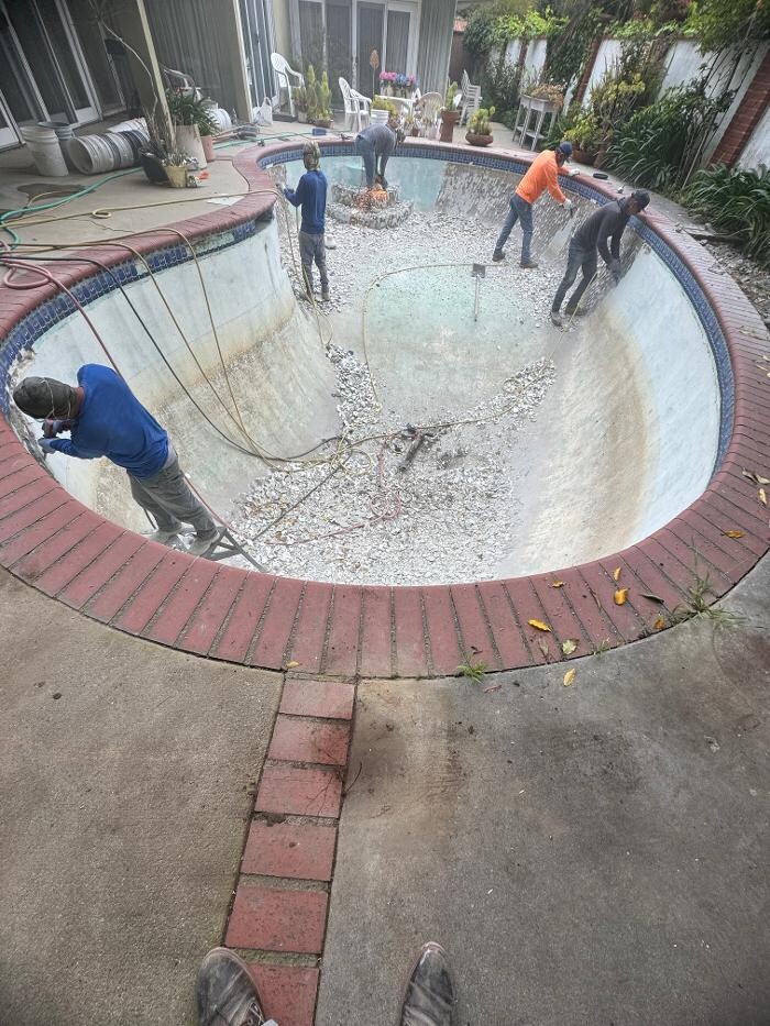 Images DLS Pools Inc.
