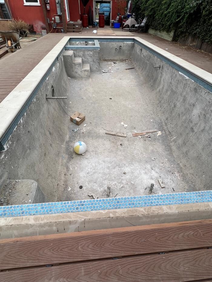 Images DLS Pools Inc.
