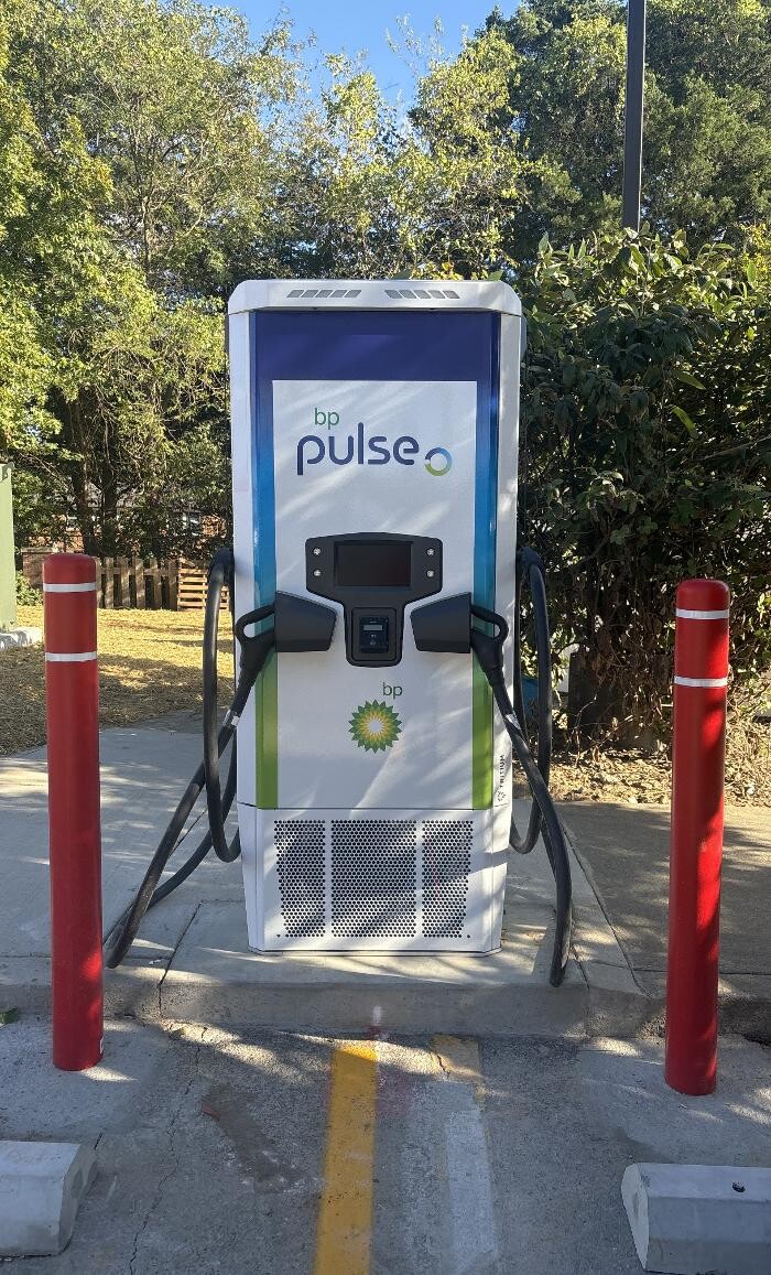Images bp pulse Charging Station