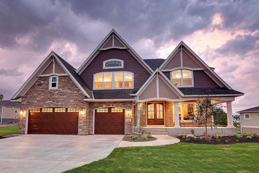 Images Adam Speth | RE/MAX Associates Real Estate Team