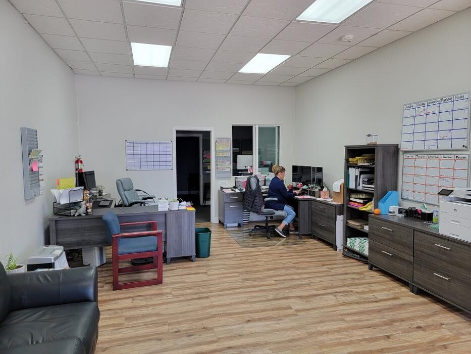 Images WOMACK AUTO BODY