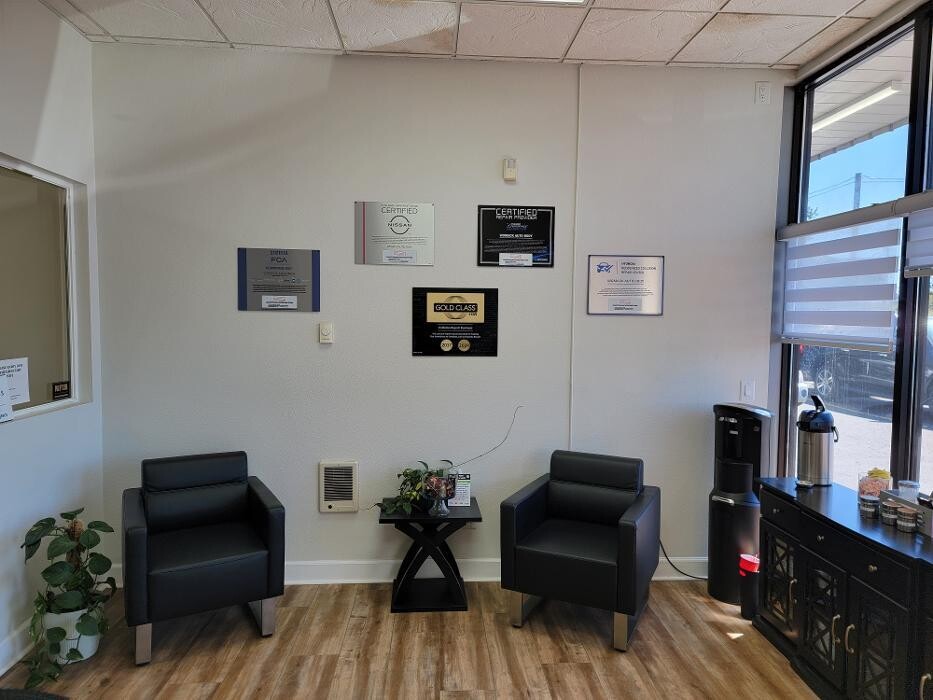 Images WOMACK AUTO BODY