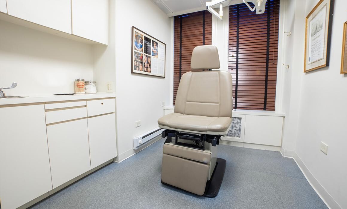 Images Darrick E. Antell M.D., F.A.C.S.