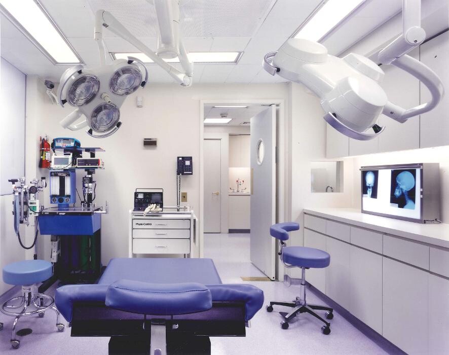 Images Darrick E. Antell M.D., F.A.C.S.