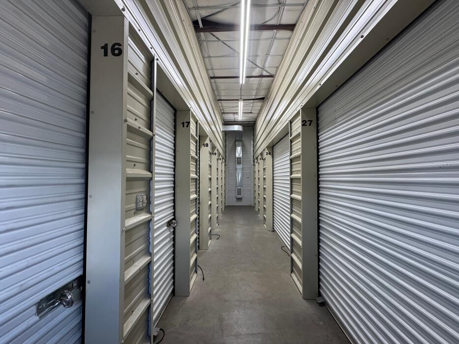 Images Stor-All Elko