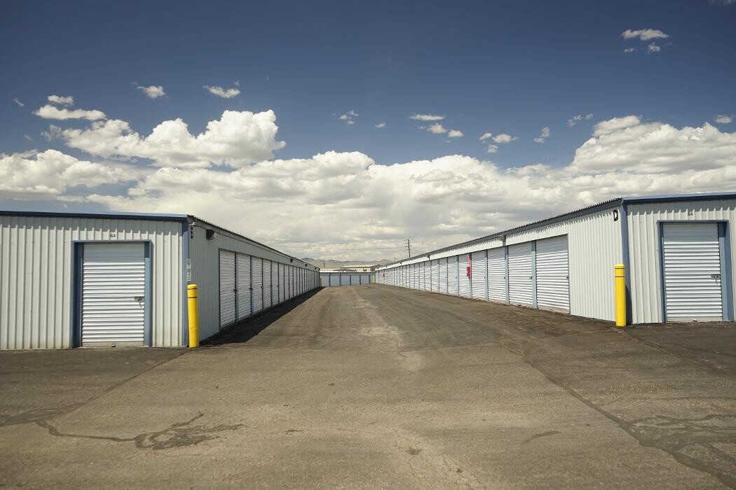 Images Stor-All Elko