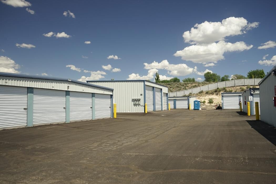 Images Stor-All Elko