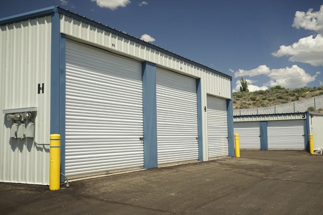 Images Stor-All Elko