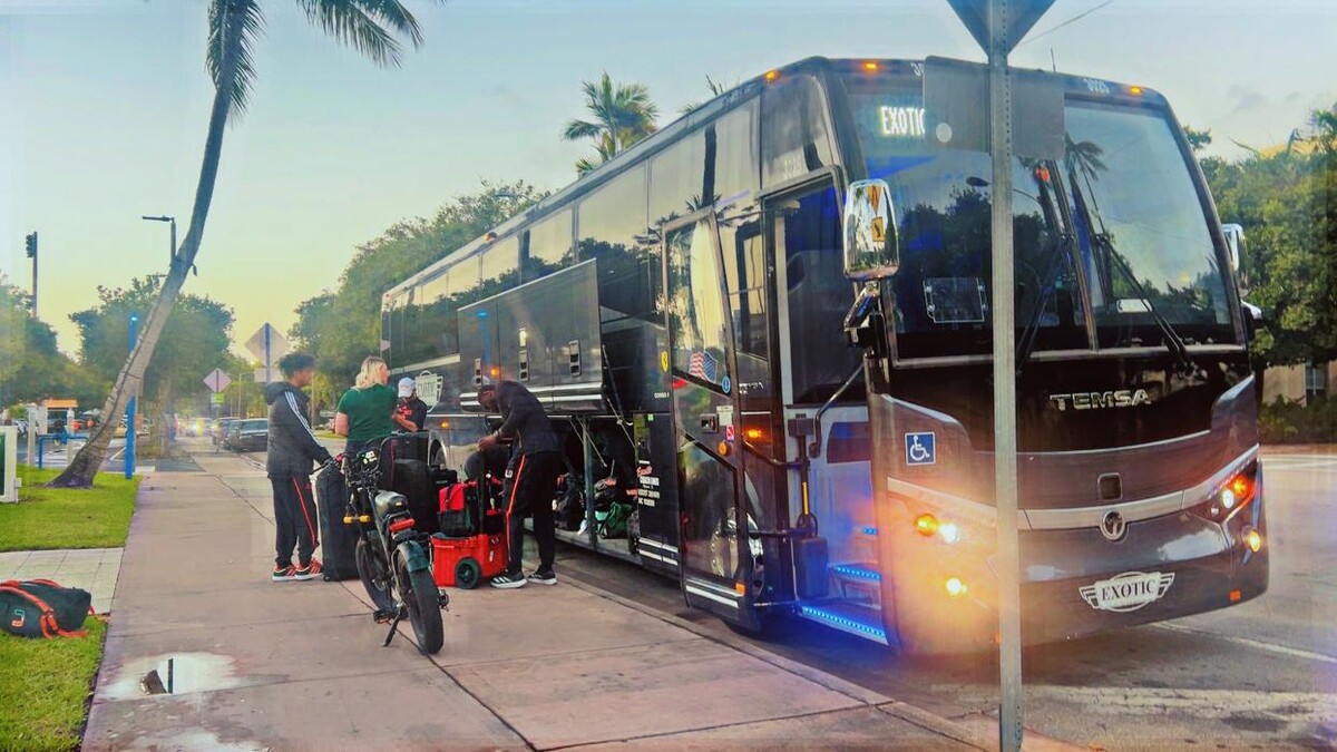 Images Exotic Coach Lines Worldwide