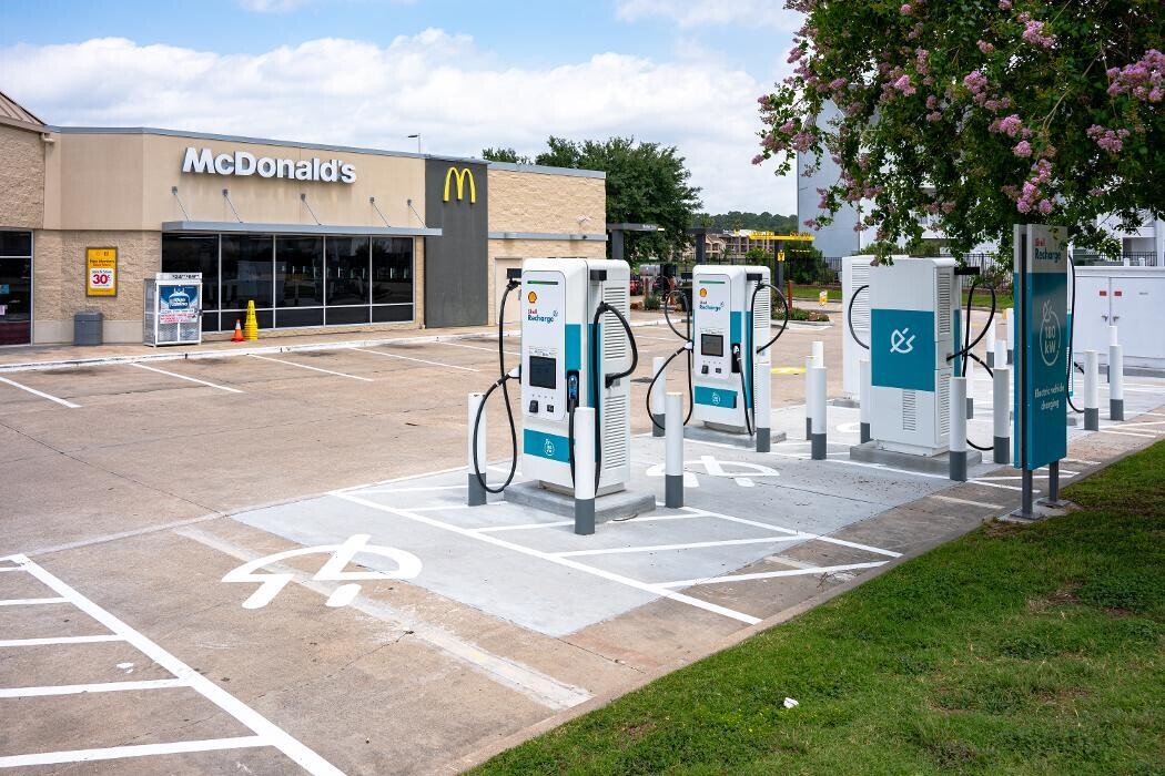 Images Shell Recharge Charging Station