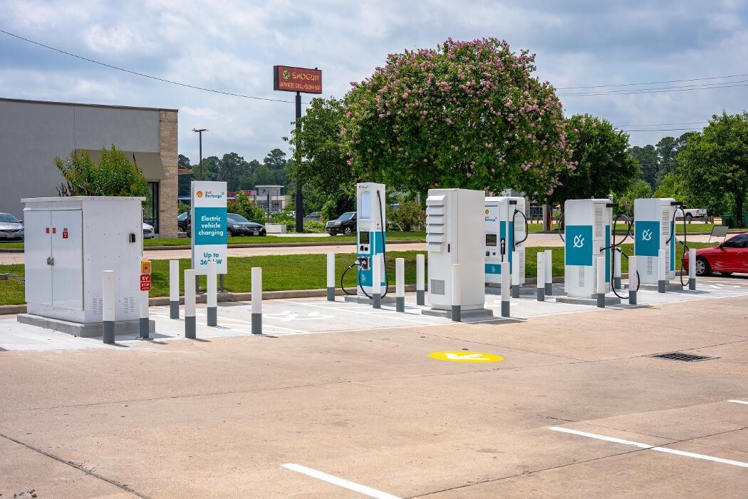 Images Shell Recharge Charging Station