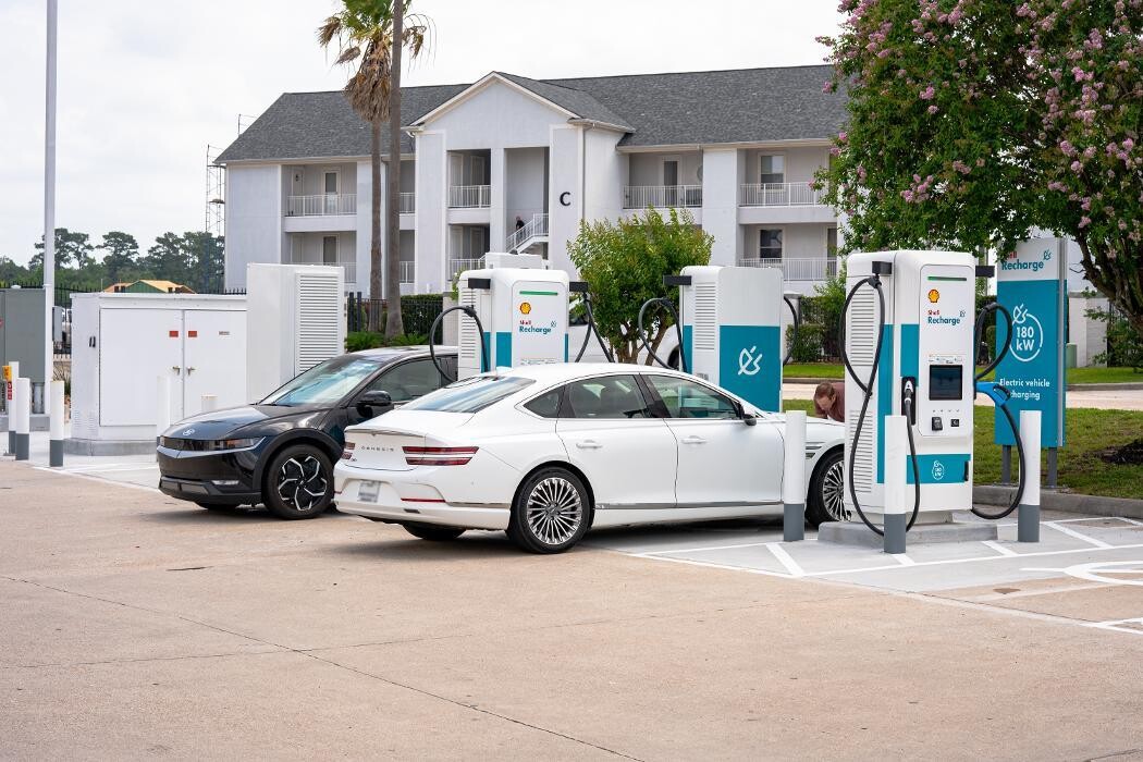 Images Shell Recharge Charging Station