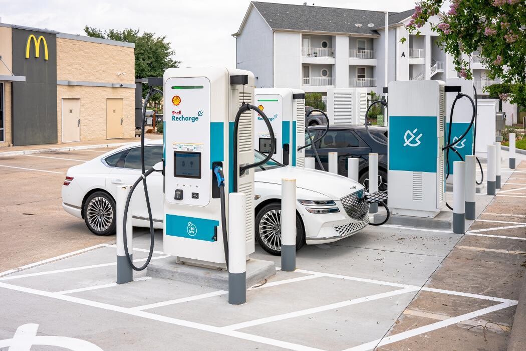 Images Shell Recharge Charging Station