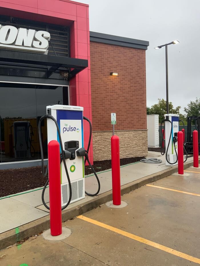 Images bp pulse Charging Station