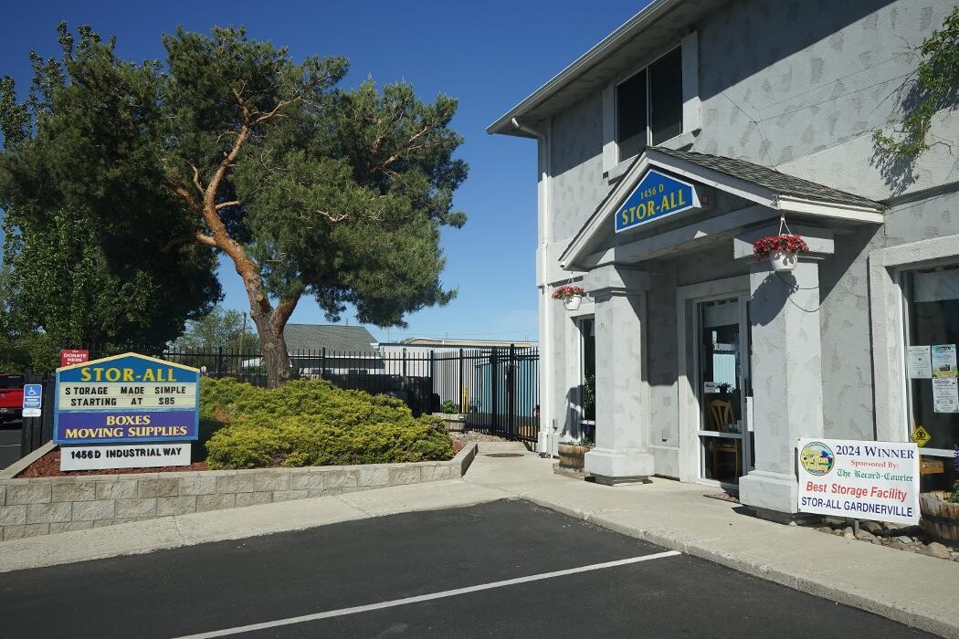 Images Stor-All Gardnerville