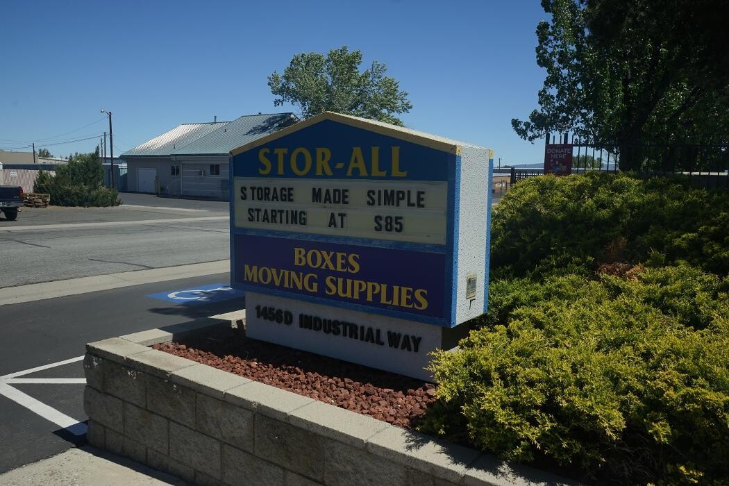 Images Stor-All Gardnerville