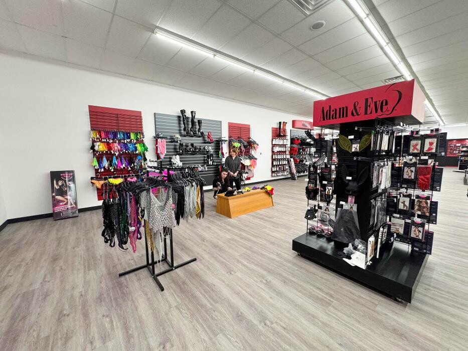 Images Adam & Eve Stores
