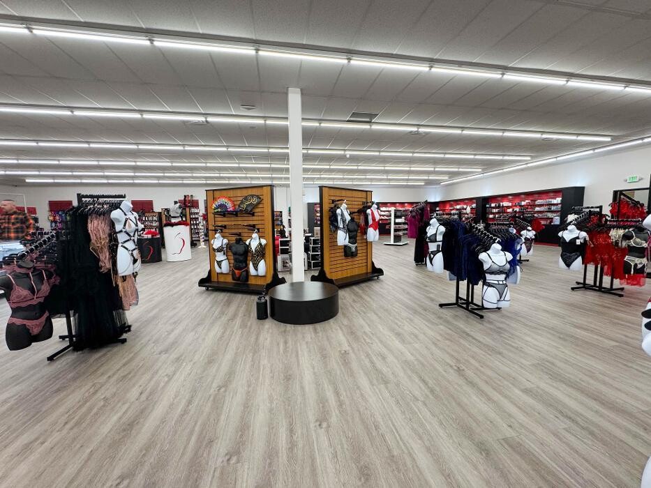 Images Adam & Eve Stores