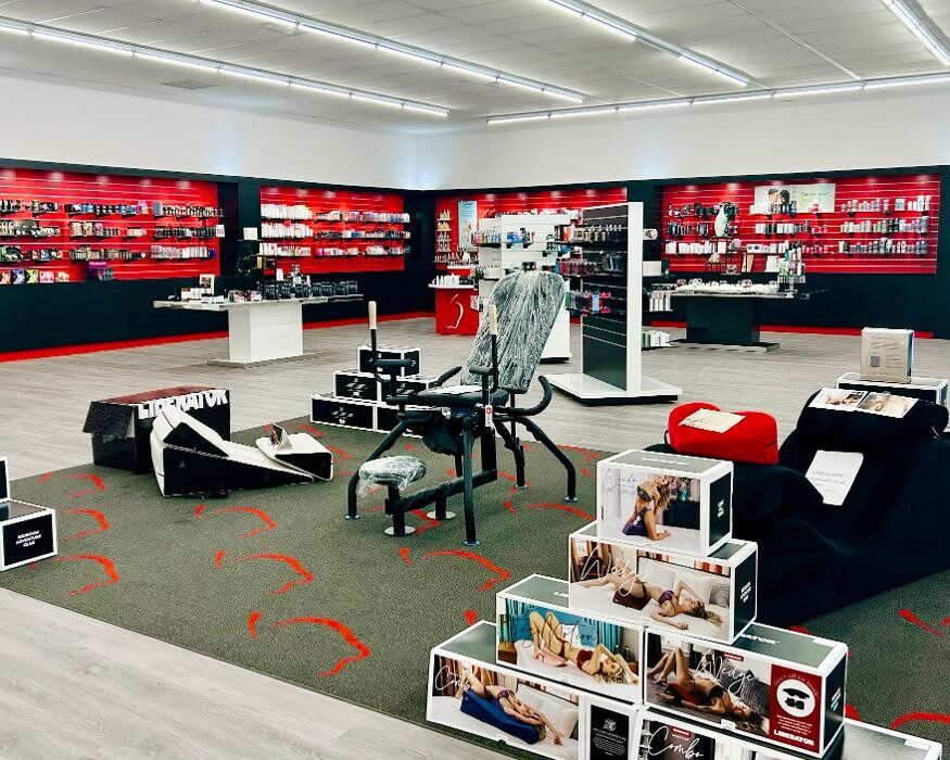 Images Adam & Eve Stores