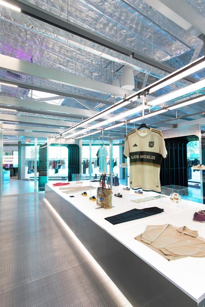 Images adidas Flagship Store West Hollywood