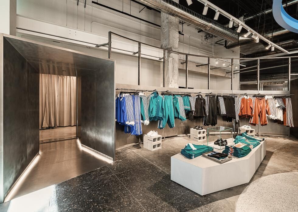 Images Originals Flagship Store Los Angeles