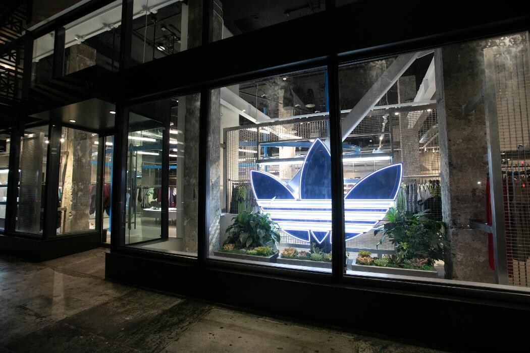 Images Originals Flagship Store Los Angeles