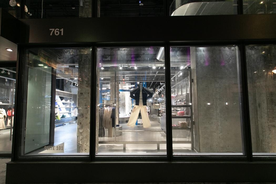 Images Originals Flagship Store Los Angeles