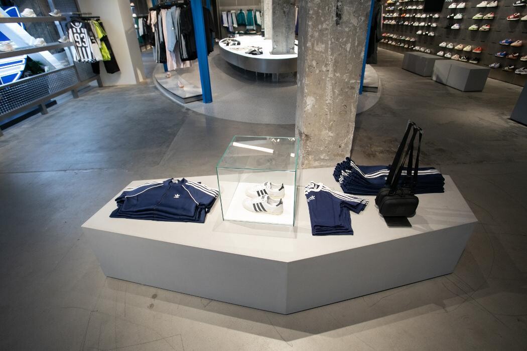 Images Originals Flagship Store Los Angeles