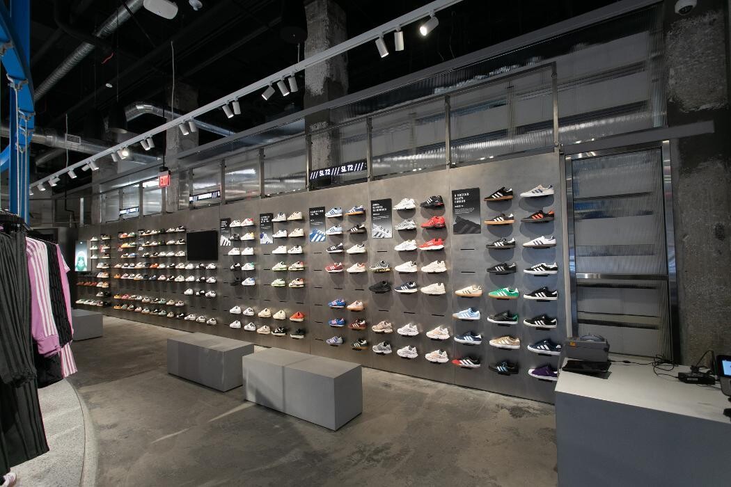 Images Originals Flagship Store Los Angeles